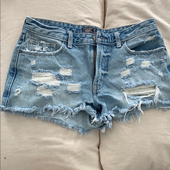 A&F Harper low rise shorts size 6 - Picture 1 of 3